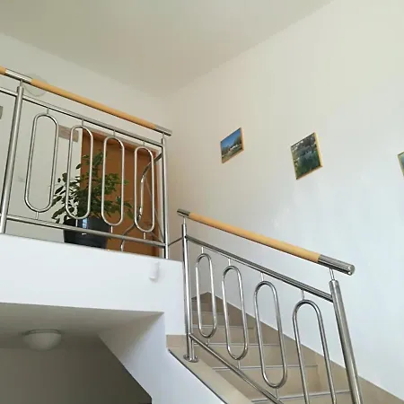 Apartment Mit- Mir *