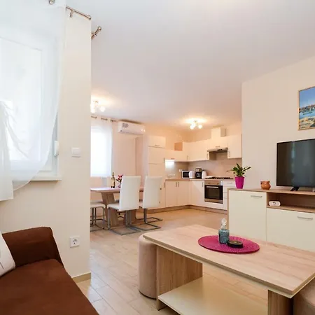 Mit- Mir Apartmán Fondole