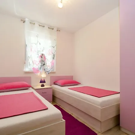 Mit- Mir Apartment