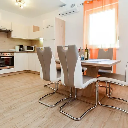 Mit- Mir Apartment