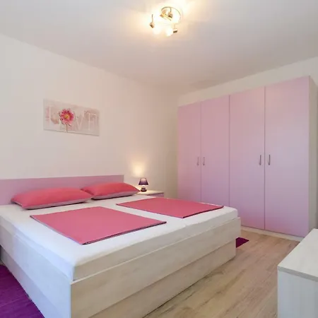 Mit- Mir Apartment