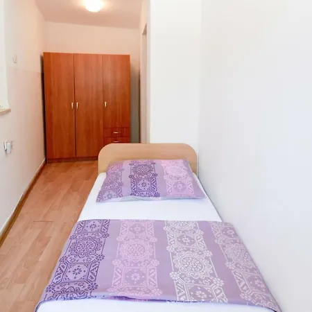 Apartment Mit- Mir *