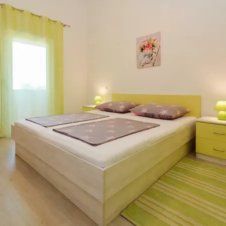 Mit- Mir Apartment