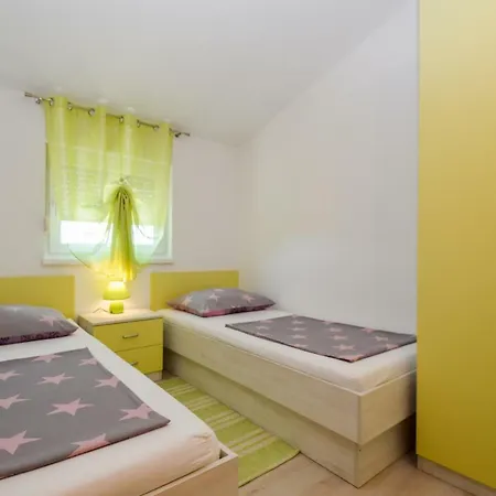 Apartment Mit- Mir