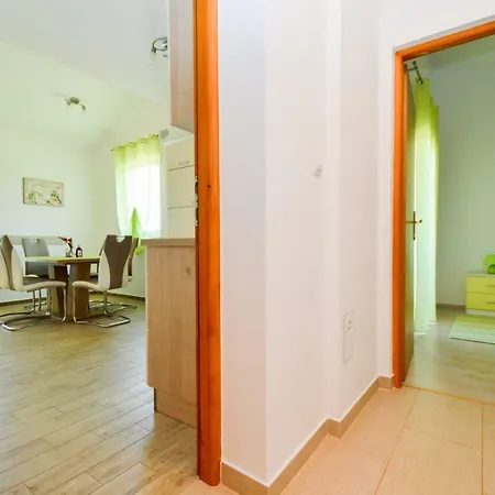 Apartment Mit- Mir