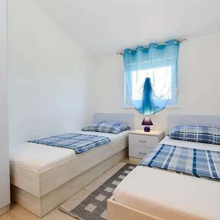 Mit- Mir Apartment