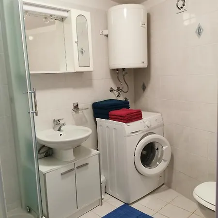 Mit- Mir 아파트 Fondole