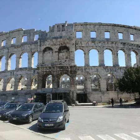 아파트 Mit- Mir *