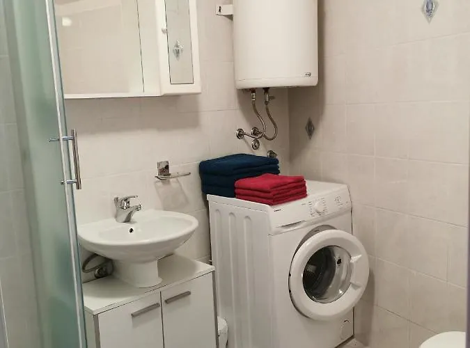 Mit- Mir Daire Fondole